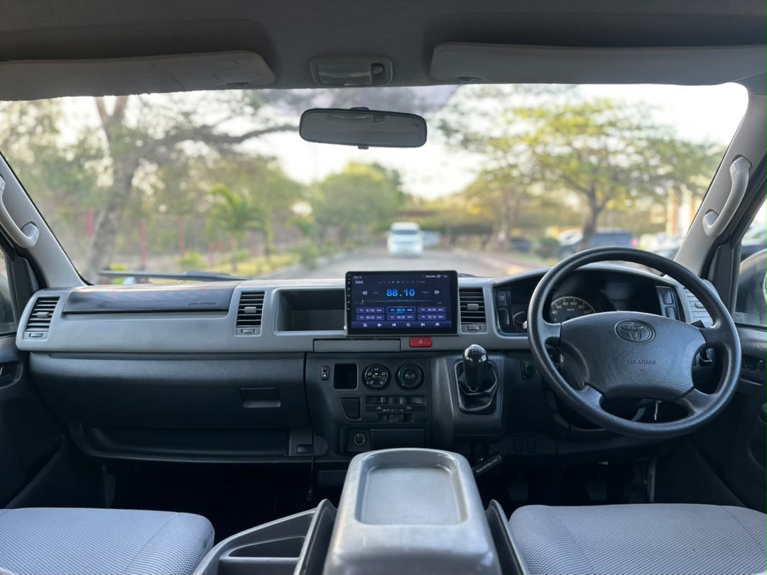 TOYOTA HIACE QUANTUM thumbnail 5